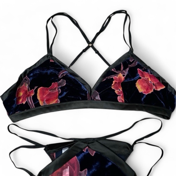 Navy Blue Floral Crushed Velvet Lingerie Set - Picture 3 of 10